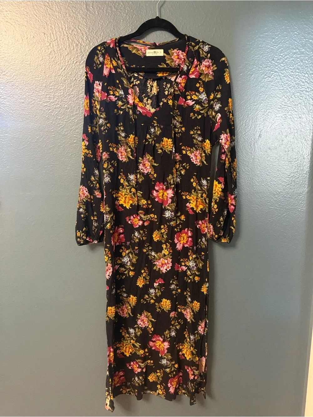 Natural Life Black Floral Rowen Side Slit Midi Dress Size Large - Picture 3 of 7